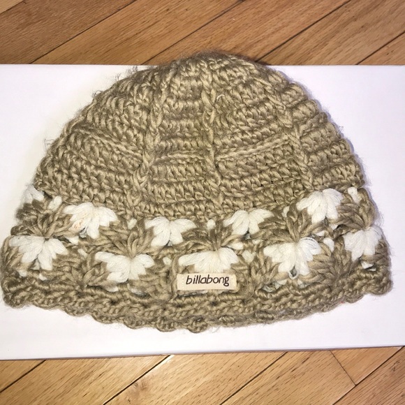 Billabong Accessories - Women’s Billabong winter hat